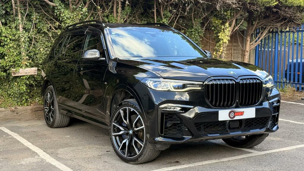 BMW X7 M Sport Black #2