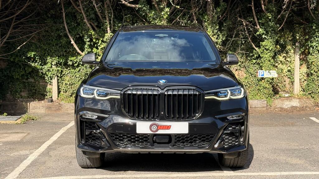 BMW X7 M Sport Black #5