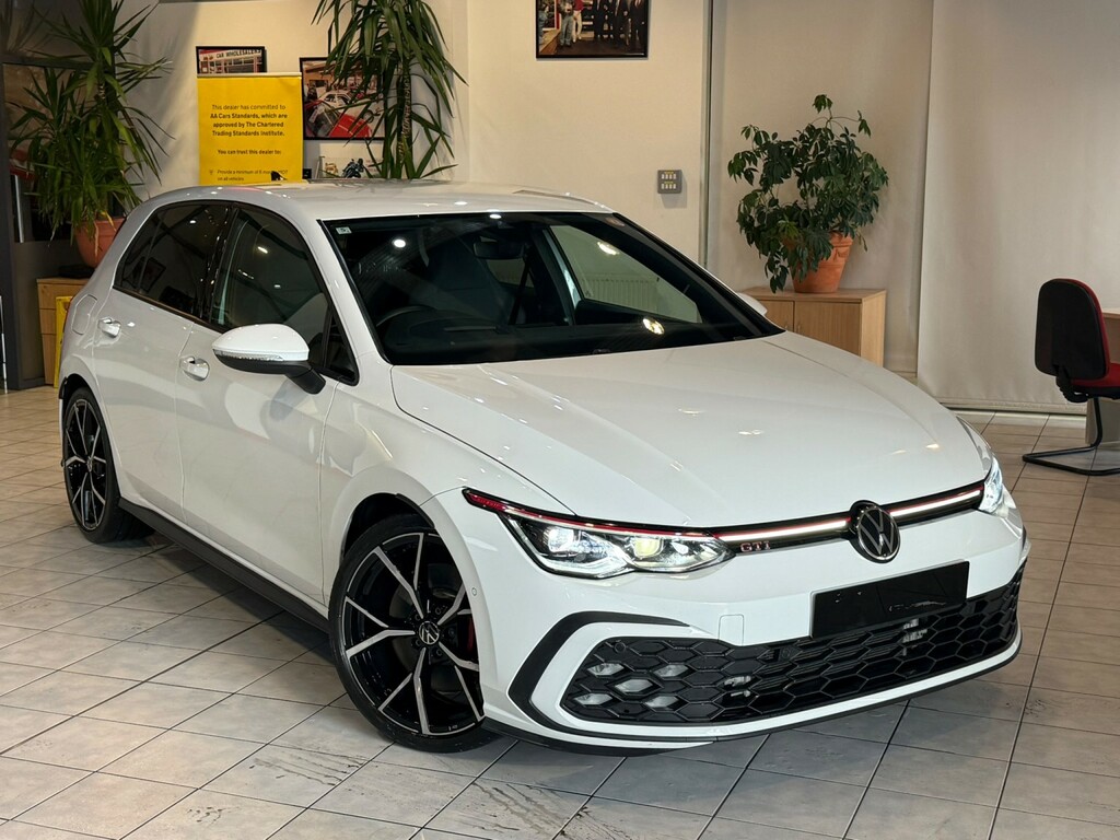 Volkswagen Golf Hatchback 202626 FJ22EOO White