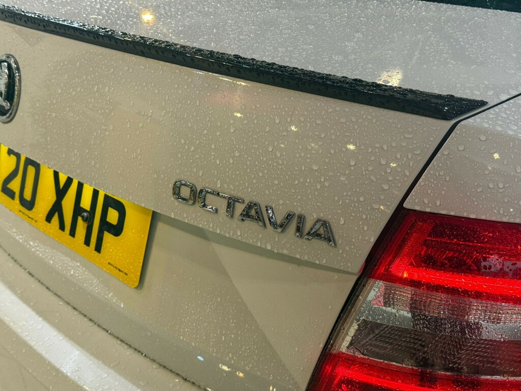 Skoda Octavia Hatchback White #11