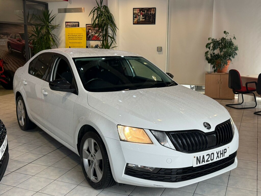 Skoda Octavia 1.5 Tsi Act Se Drive White #2