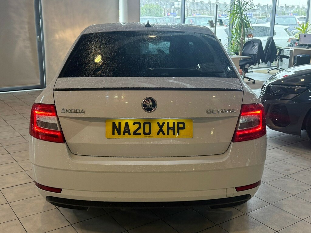 Skoda Octavia Hatchback White #8