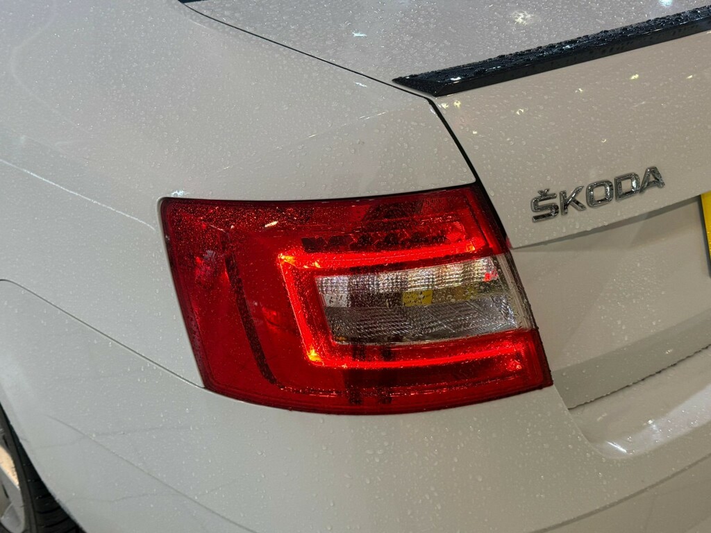 Skoda Octavia Hatchback White #7