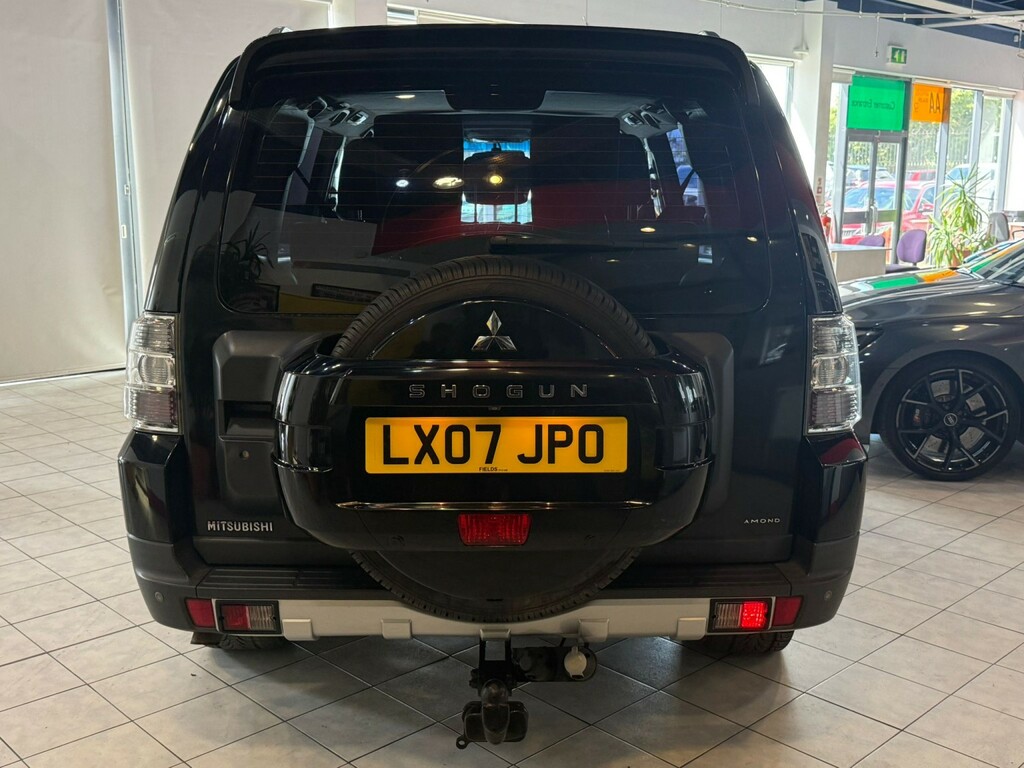 Mitsubishi Shogun 3.2 Di-dc Equippe White #7
