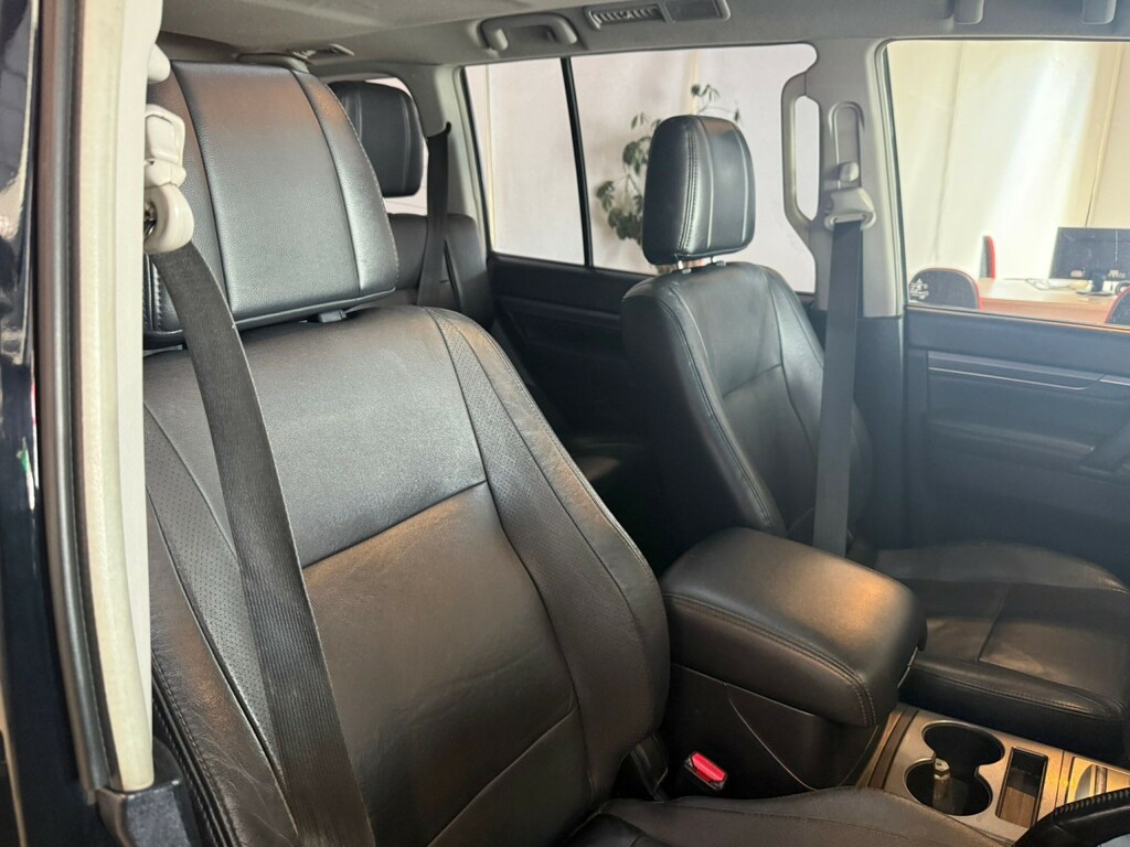 Mitsubishi Shogun 3.2 Di-dc Equippe White #14