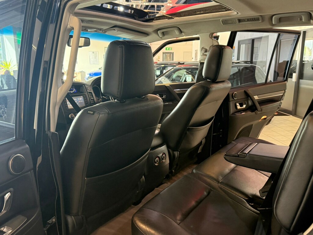 Mitsubishi Shogun 3.2 Di-dc Equippe White #16