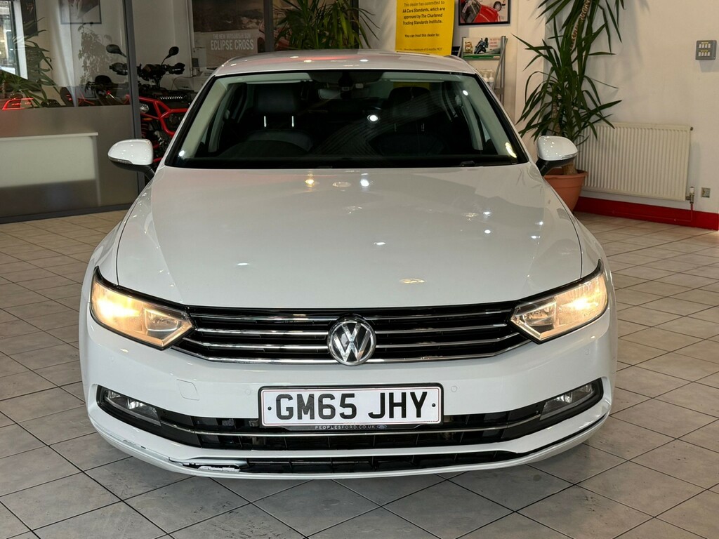 Volkswagen Passat 2.0 Tdi Bluemotion Tech Gt White #2