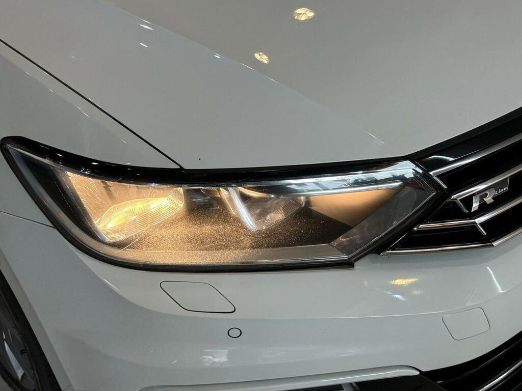 Volkswagen Passat 2.0 Tdi Bluemotion Tech R-line White #3