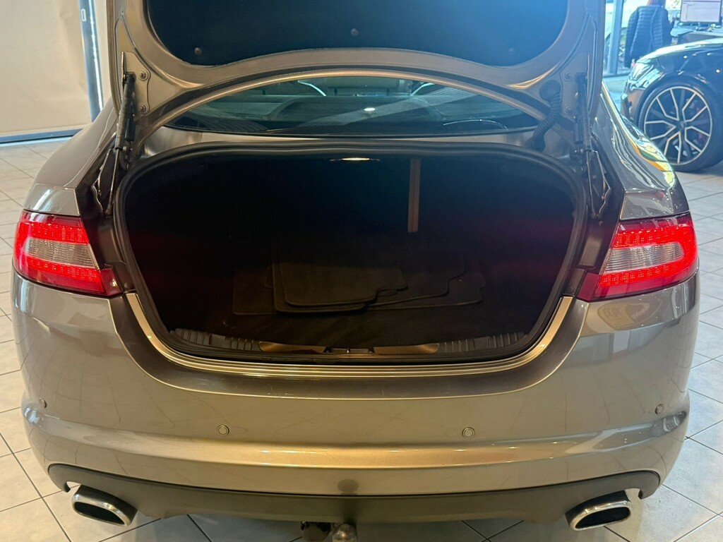 Jaguar XF 3.0 V6 Luxury 240 Bhp Grey #10