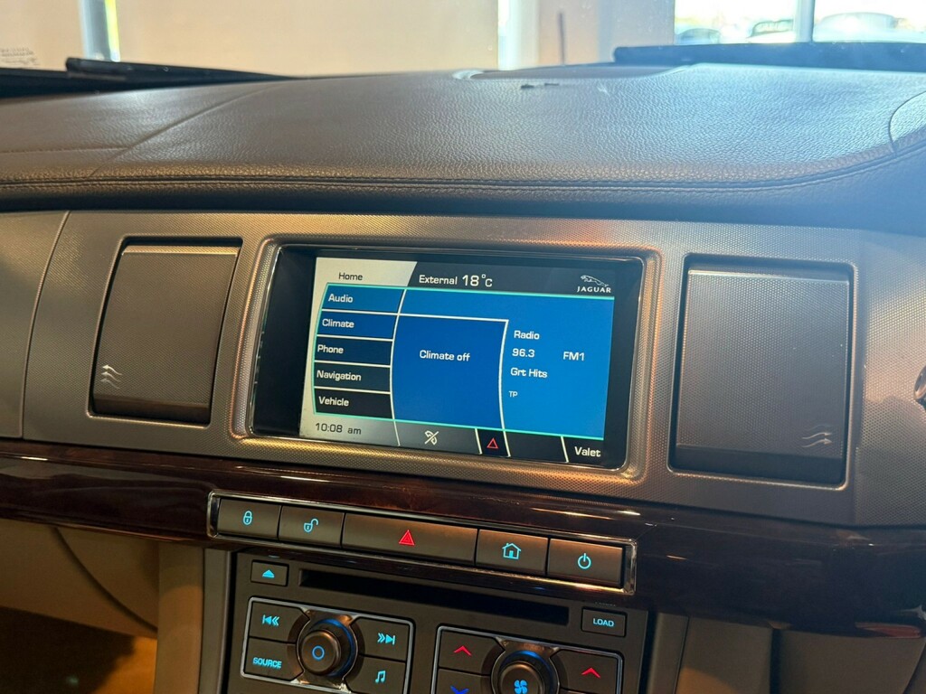 Jaguar XF 3.0 V6 Luxury 240 Bhp Grey #24