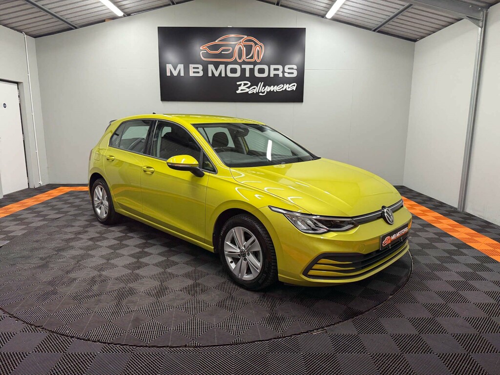 Volkswagen Golf Life Tsi Yellow