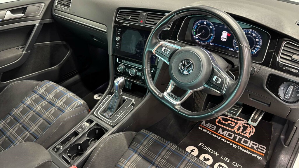 Volkswagen Golf Gte Advance White #4