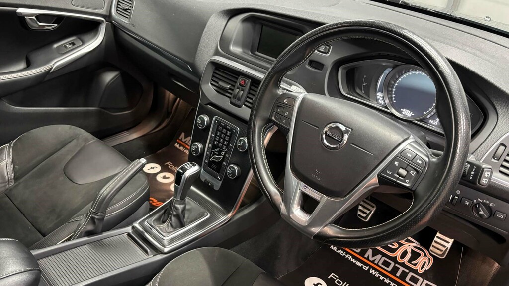 Volvo V40 R-design T3 BC68YWT #4