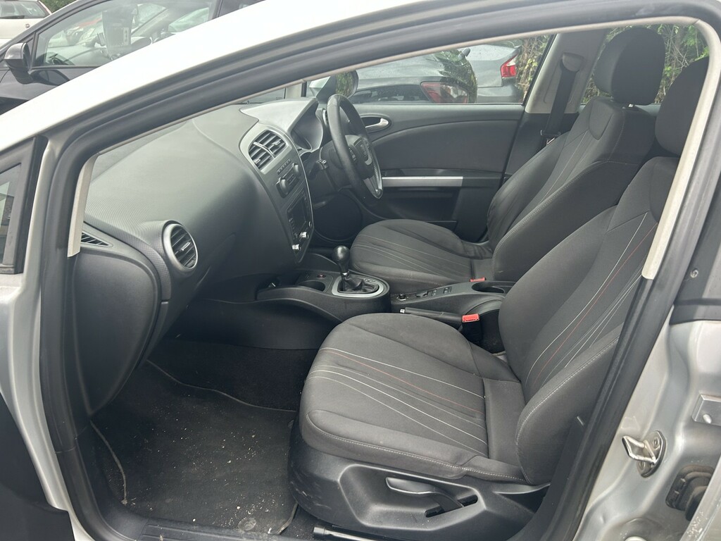 Seat Leon Hatchback 1.6 Tdi Cr Se Copa 2012 CV12ZCU Silver #4