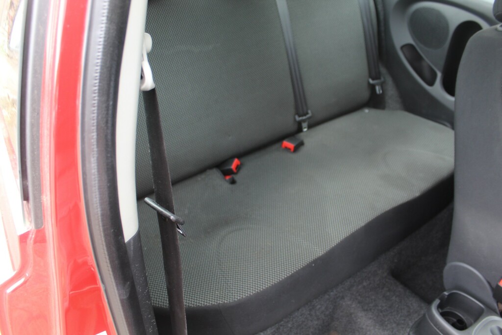 Nissan Micra 1.2 16V Acenta Red #9