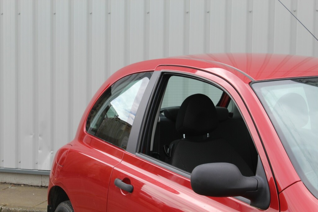 Nissan Micra 1.2 16V Acenta Red #16