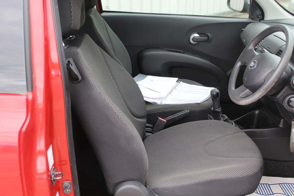 Nissan Micra 1.2 16V Acenta Red #10