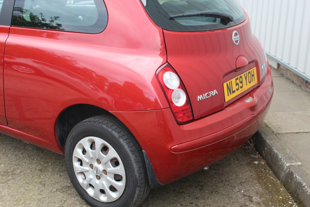 Nissan Micra 1.2 16V Acenta Red #17