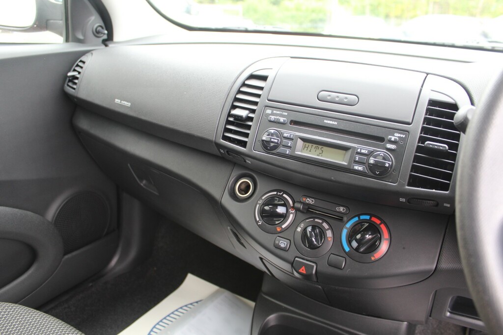 Nissan Micra 1.2 16V Acenta Red #11