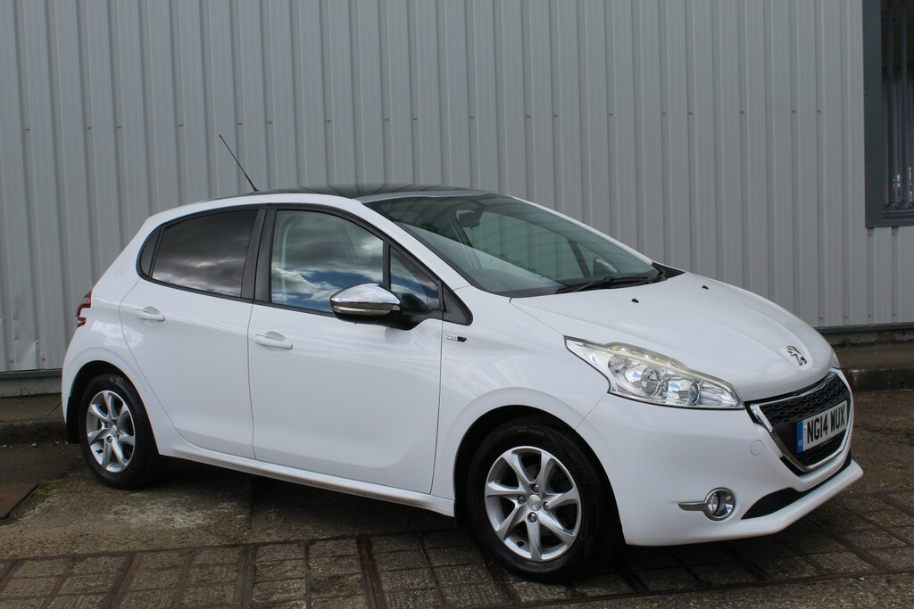 Peugeot 208 Hatchback 1.2 Vti Style 2014 NG14WUX White #4