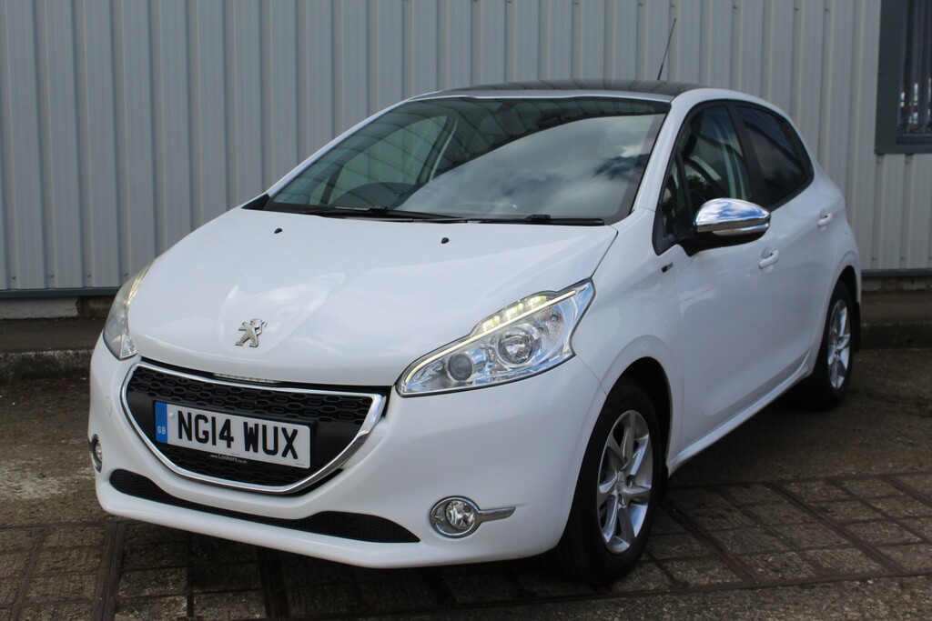 Peugeot 208 Hatchback 1.2 Vti Style 2014 NG14WUX White #3