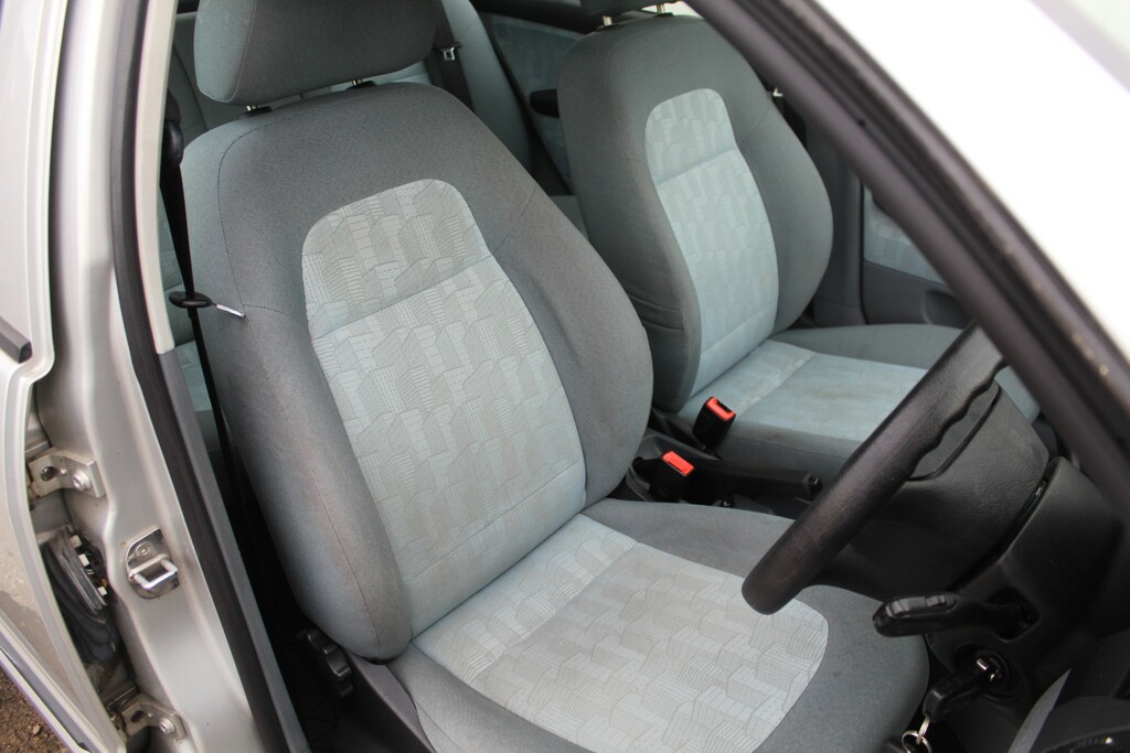 Skoda Fabia Red #8