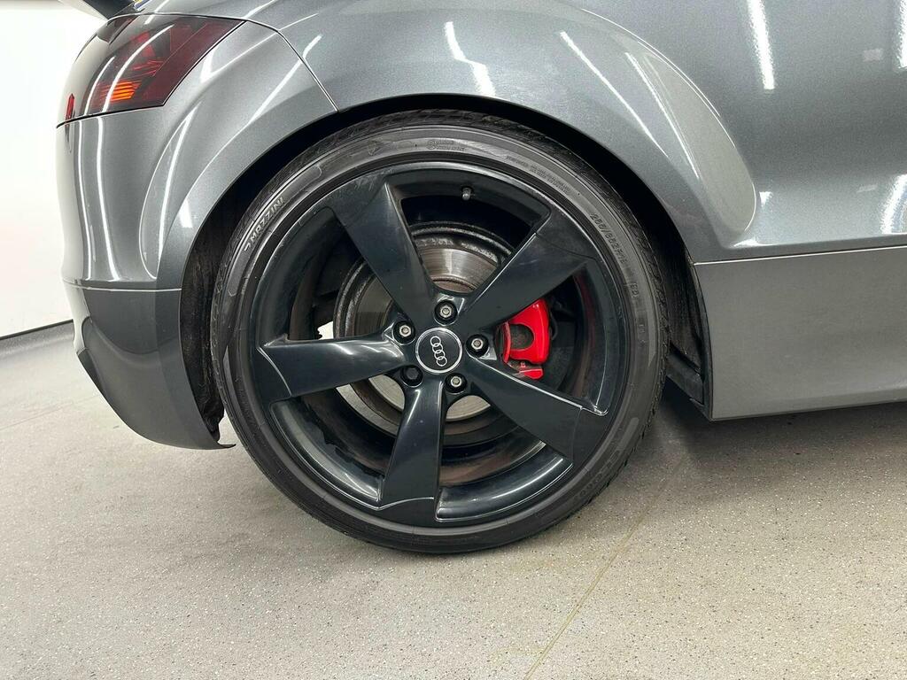 Audi TT 2.0T Fsi Black Edition Red #17