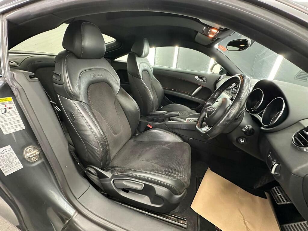 Audi TT 2.0T Fsi Black Edition Red #18