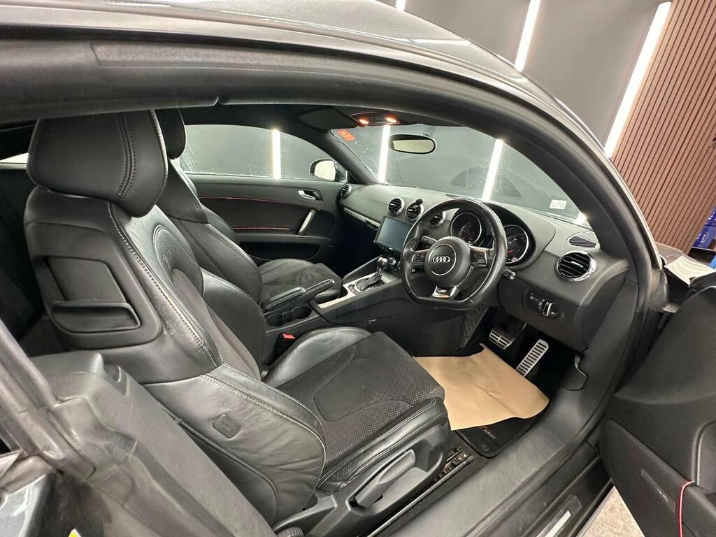 Audi TT 2.0T Fsi Black Edition Red #22