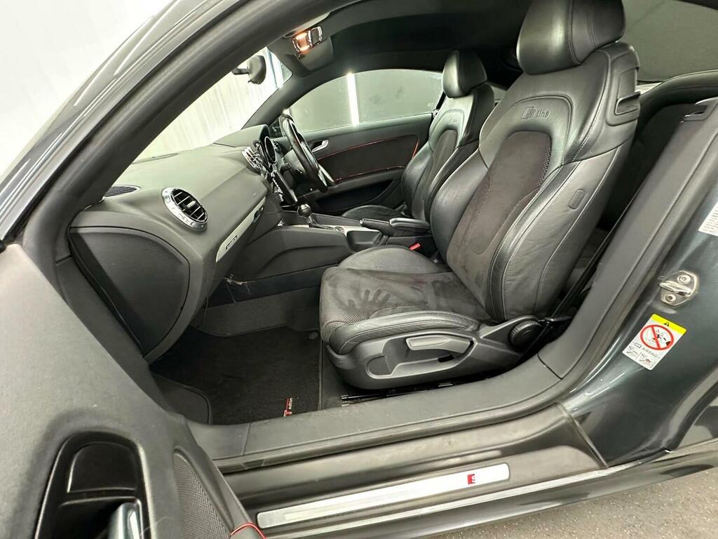 Audi TT 2.0T Fsi Black Edition Red #20