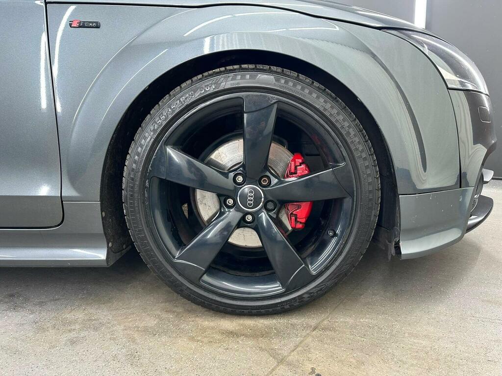 Audi TT 2.0T Fsi Black Edition Red #16