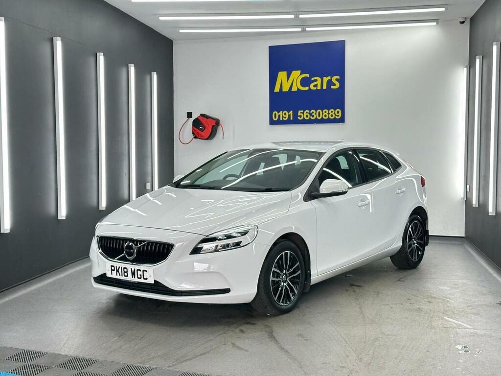 Volvo V40 Hatchback 2.0 D2 Momentum Euro 6 Ss 20181 PK18WGC White #3