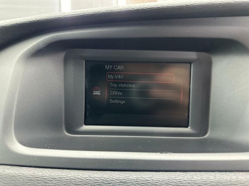 Volvo V40 Hatchback 1.6 D2 Se Lux Nav 201313 Silver #38
