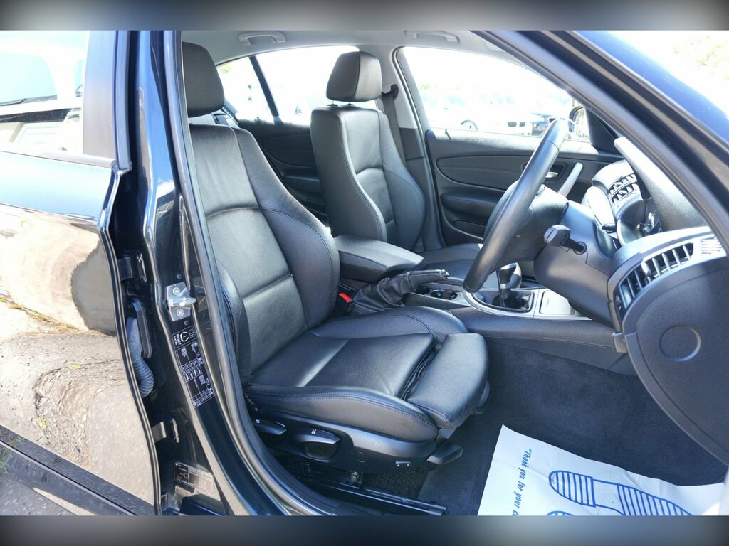 BMW 1 Series Black #14