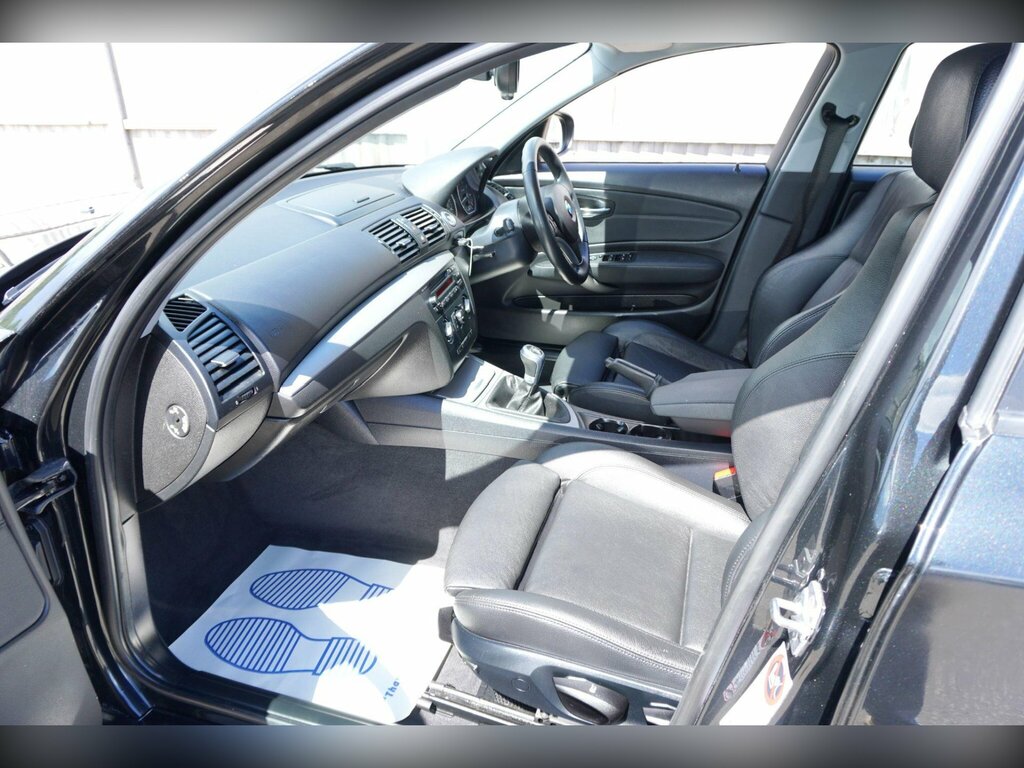 BMW 1 Series Black #16