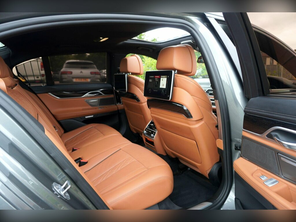 BMW 7 Series Black #24