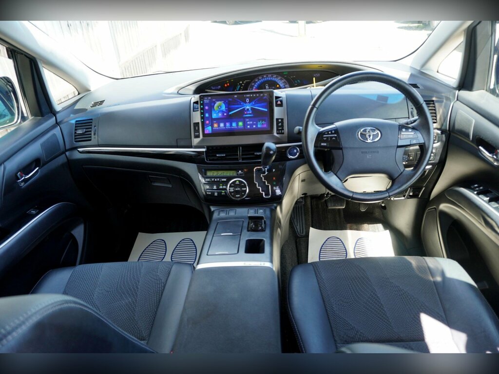 Toyota Estima 2.4 Hybrid Aeras Premium 7 Seats Silver #2