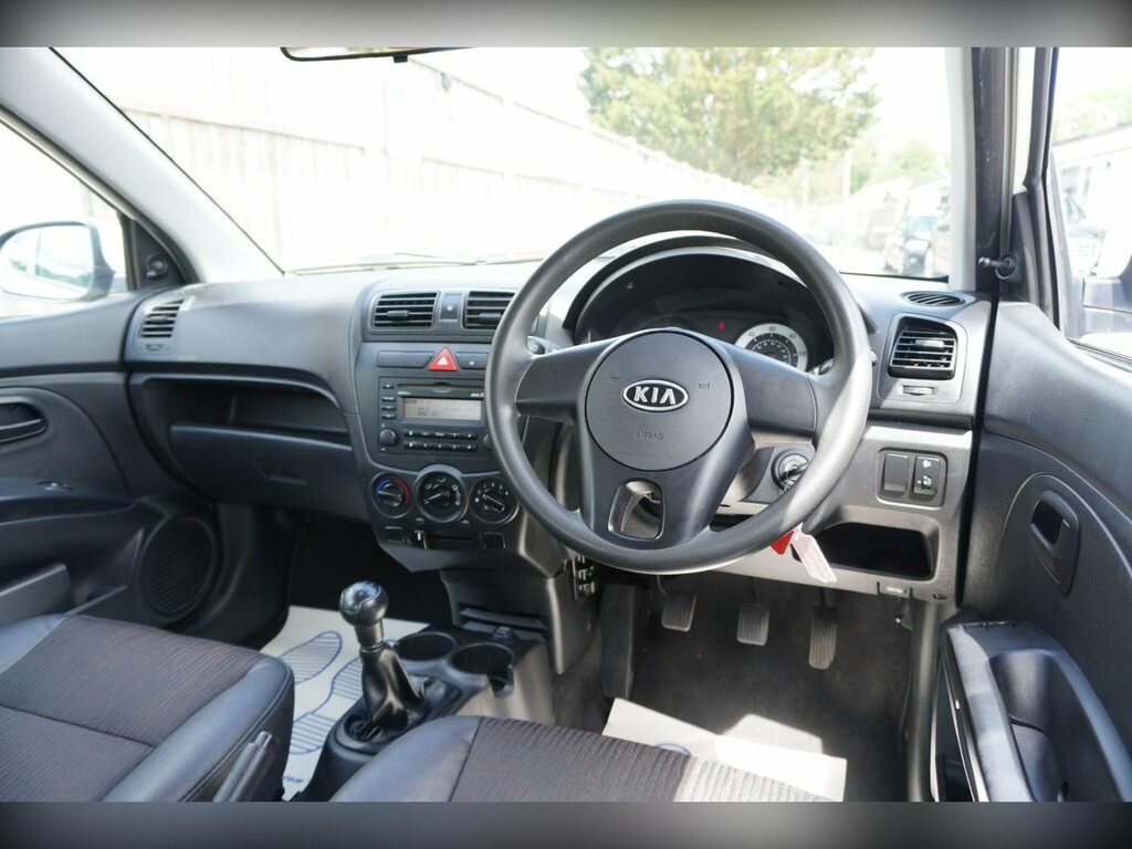 Kia Picanto 1.0 1 White #2