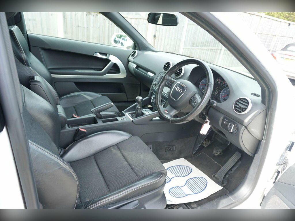 Audi A3 1.4 Tfsi Sportback Euro 5 Ss Black #2