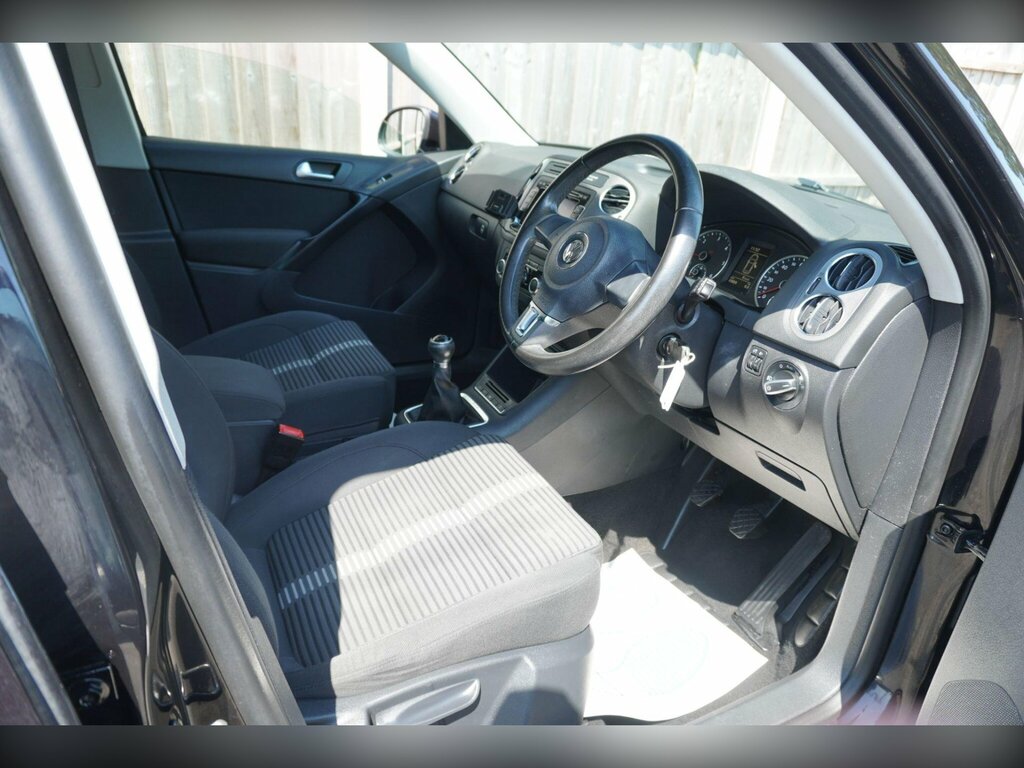 Volkswagen Tiguan 2.0 Tdi Sport 4Wd Euro 5 Black #2