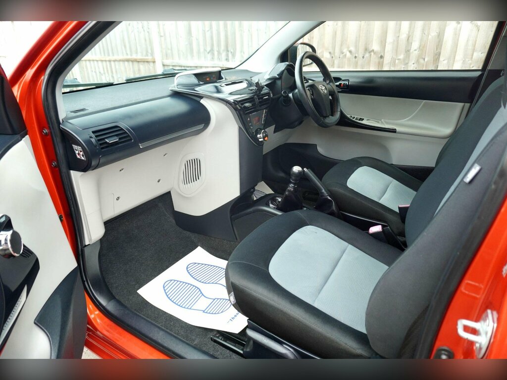 Toyota IQ Vvt-i 2 Hatchback Black #15