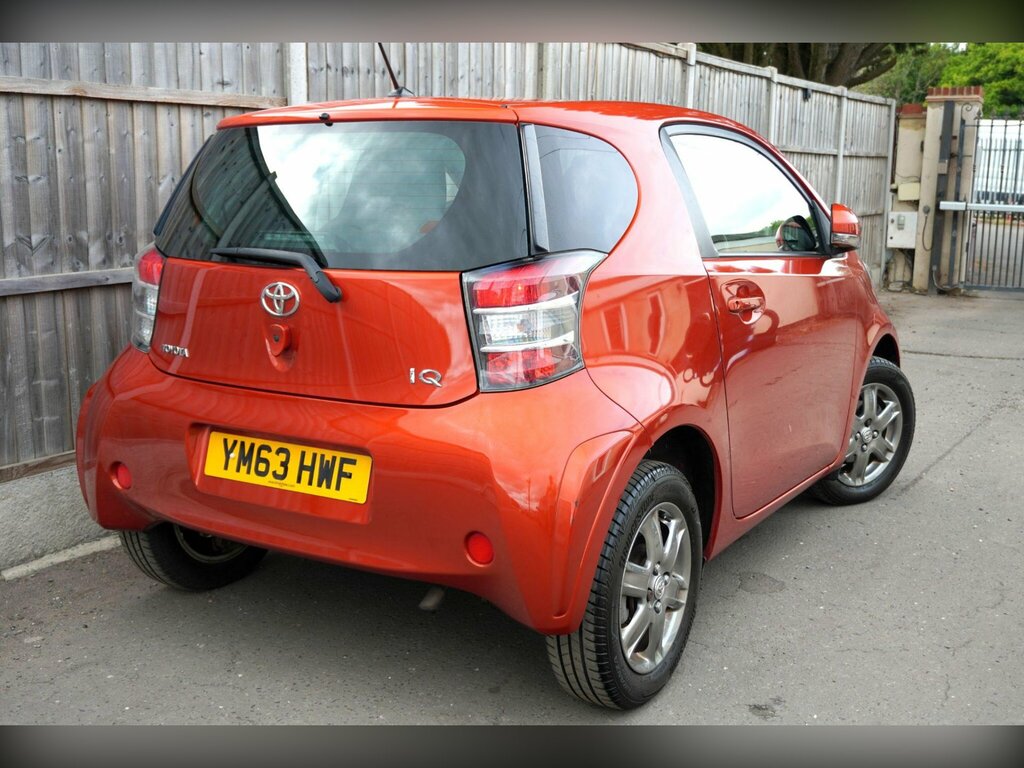 Toyota IQ Vvt-i 2 Hatchback Black #17