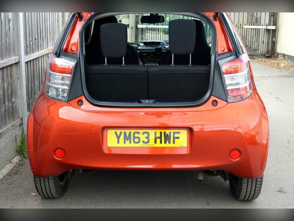 Toyota IQ Vvt-i 2 Hatchback Black #10