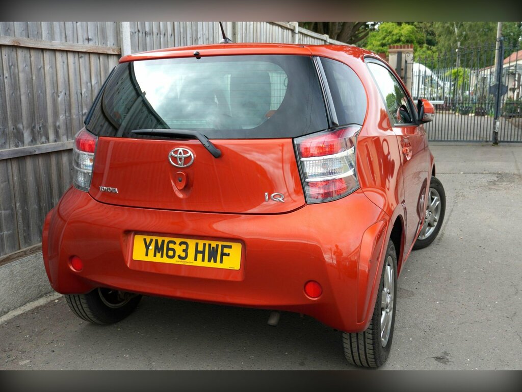 Toyota IQ Vvt-i 2 Hatchback Black #9