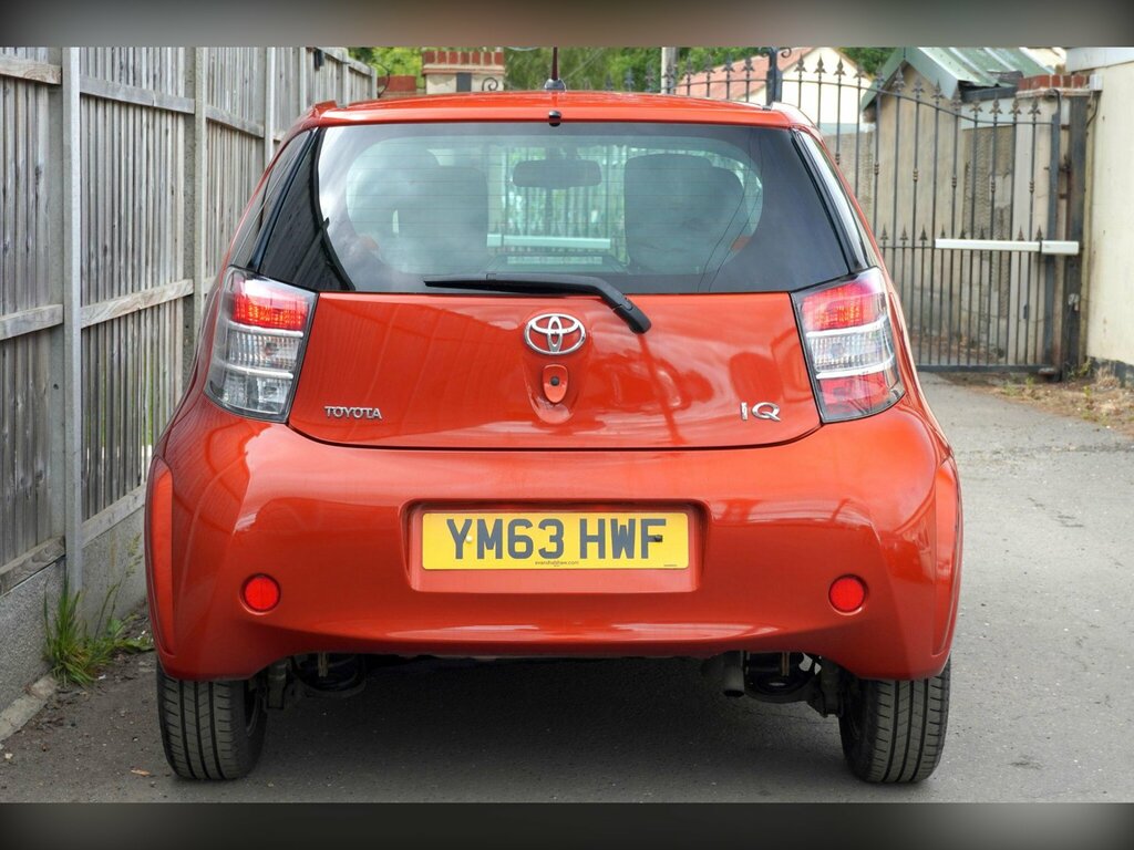 Toyota IQ Vvt-i 2 Hatchback Black #11