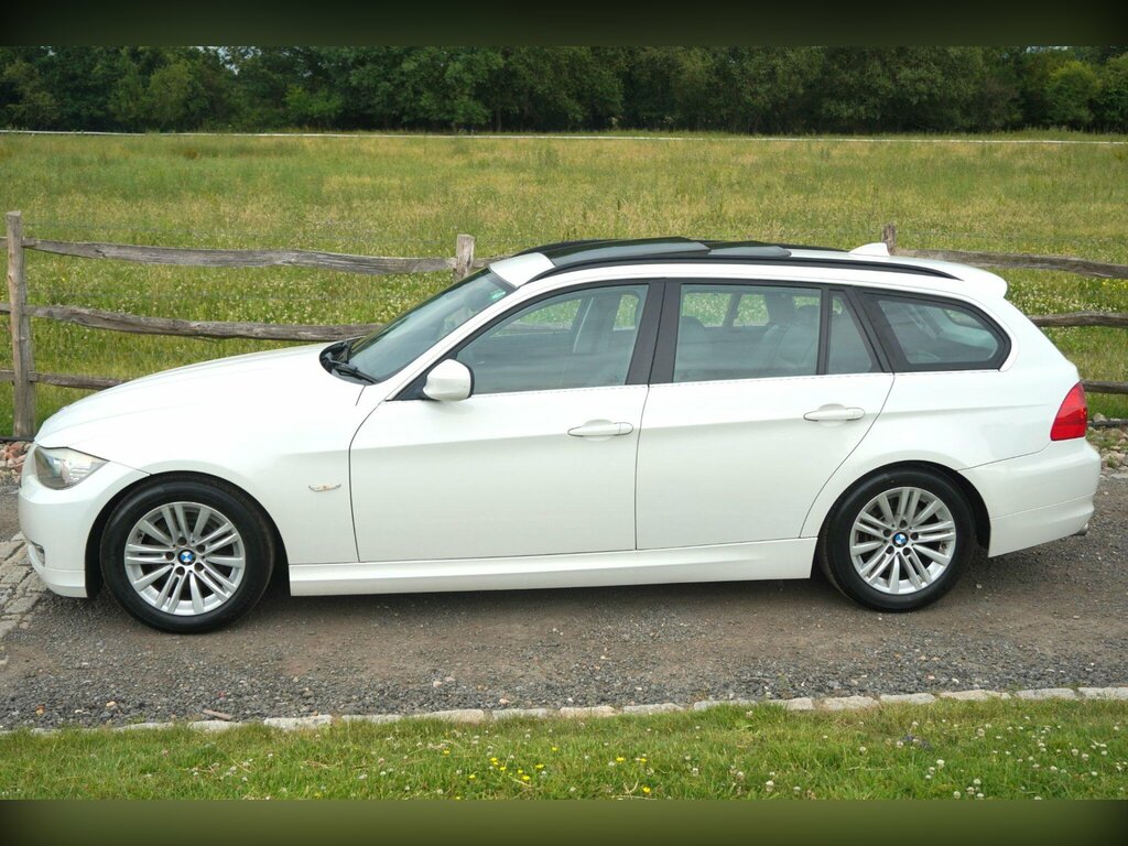 BMW 3 Series 320I M Sport Touring White #26