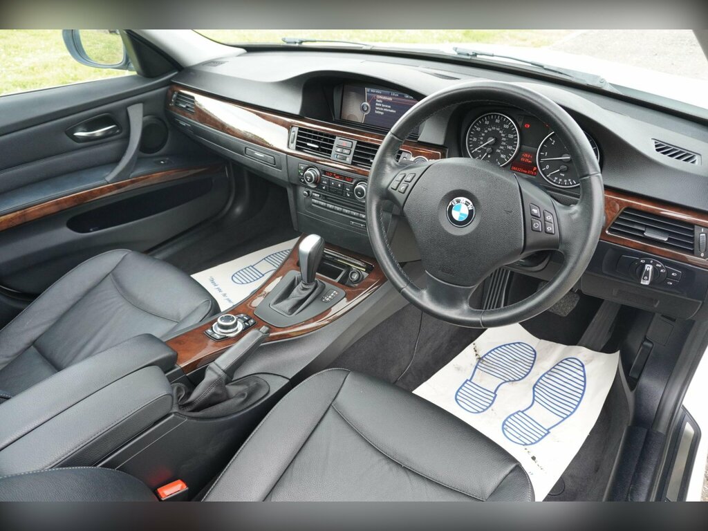 BMW 3 Series 320I M Sport Touring White #18