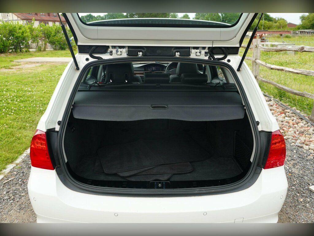 BMW 3 Series 320I M Sport Touring White #12