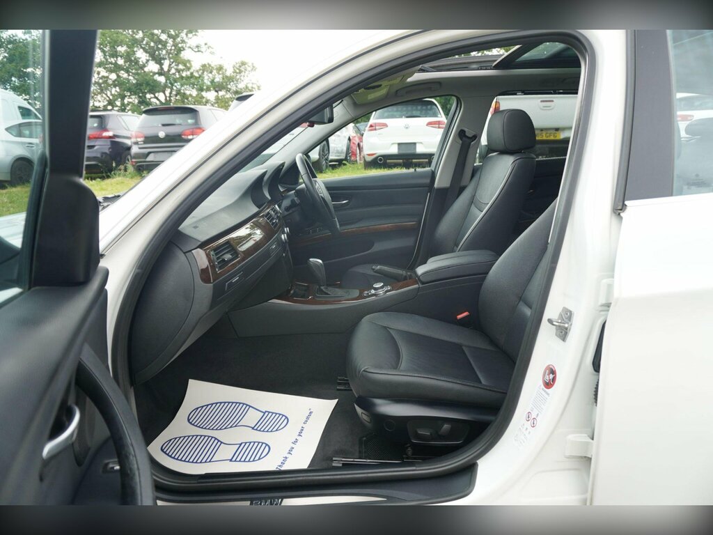 BMW 3 Series 320I M Sport Touring White #20