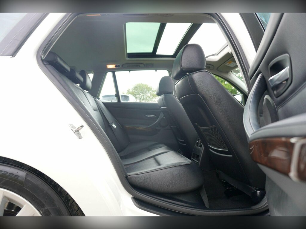 BMW 3 Series 320I M Sport Touring White #15